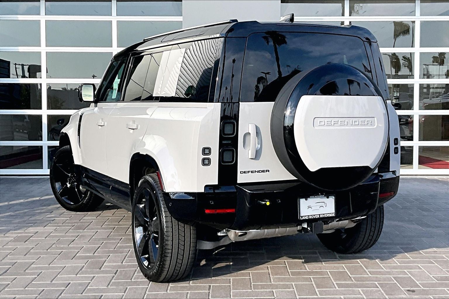 2026 Land Rover Defender 110 X-Dynamic SE