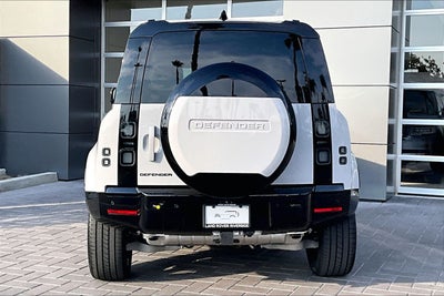 2026 Land Rover Defender 110 X-Dynamic SE
