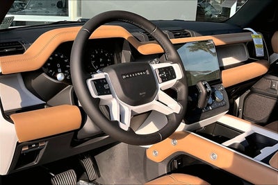 2026 Land Rover Defender 110 X-Dynamic SE