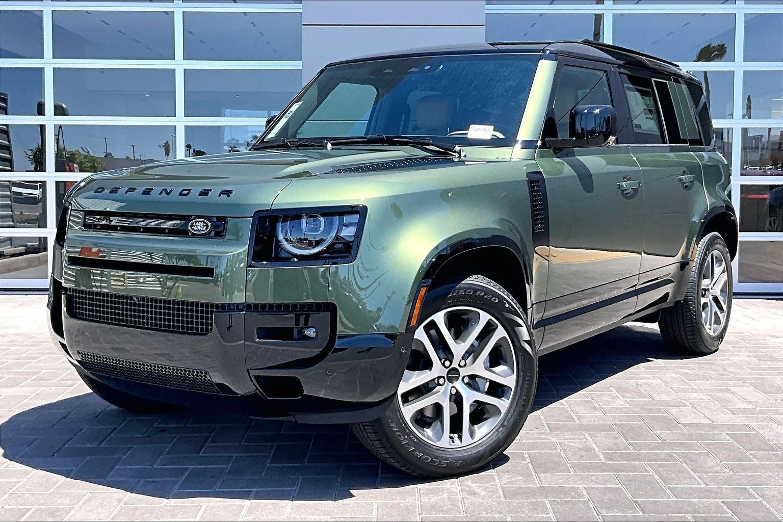 2026 Land Rover Defender 110 X-Dynamic SE