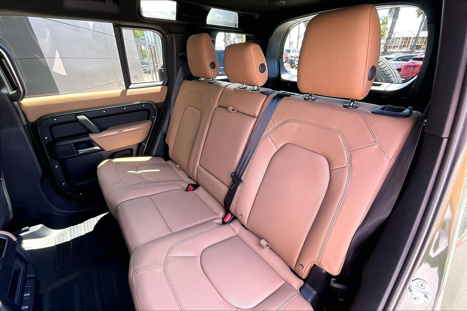 2026 Land Rover Defender 110 X-Dynamic SE
