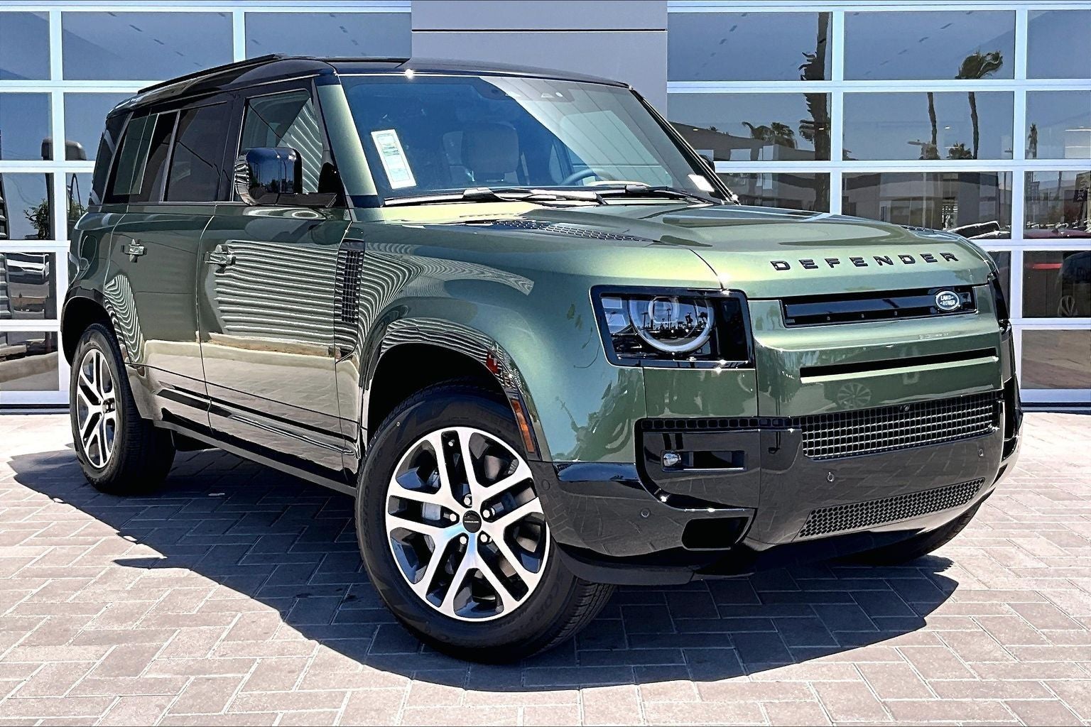 2026 Land Rover Defender 110 X-Dynamic SE