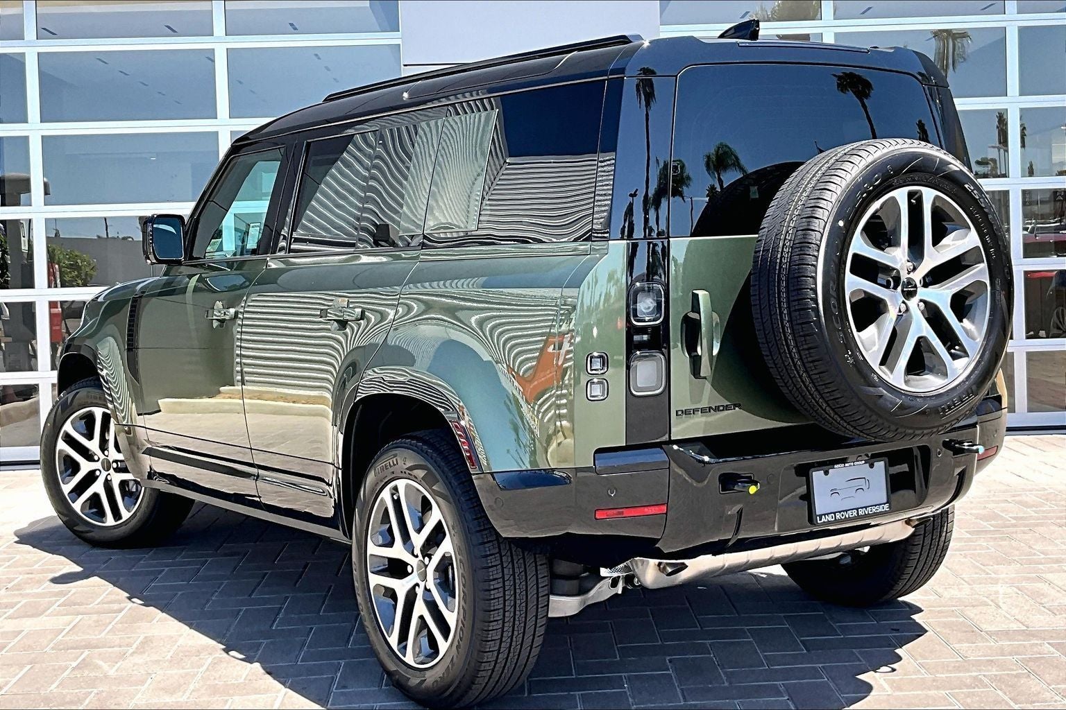2026 Land Rover Defender 110 X-Dynamic SE