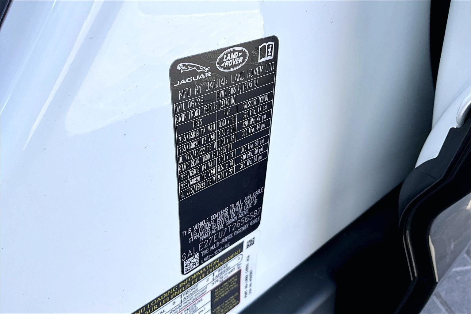 2026 Land Rover Defender 110 X-Dynamic SE