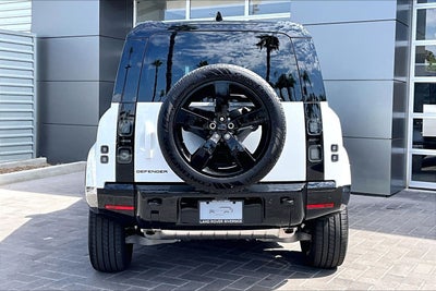 2026 Land Rover Defender 110 X-Dynamic SE