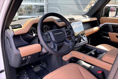 2026 Land Rover Defender 110 X-Dynamic SE