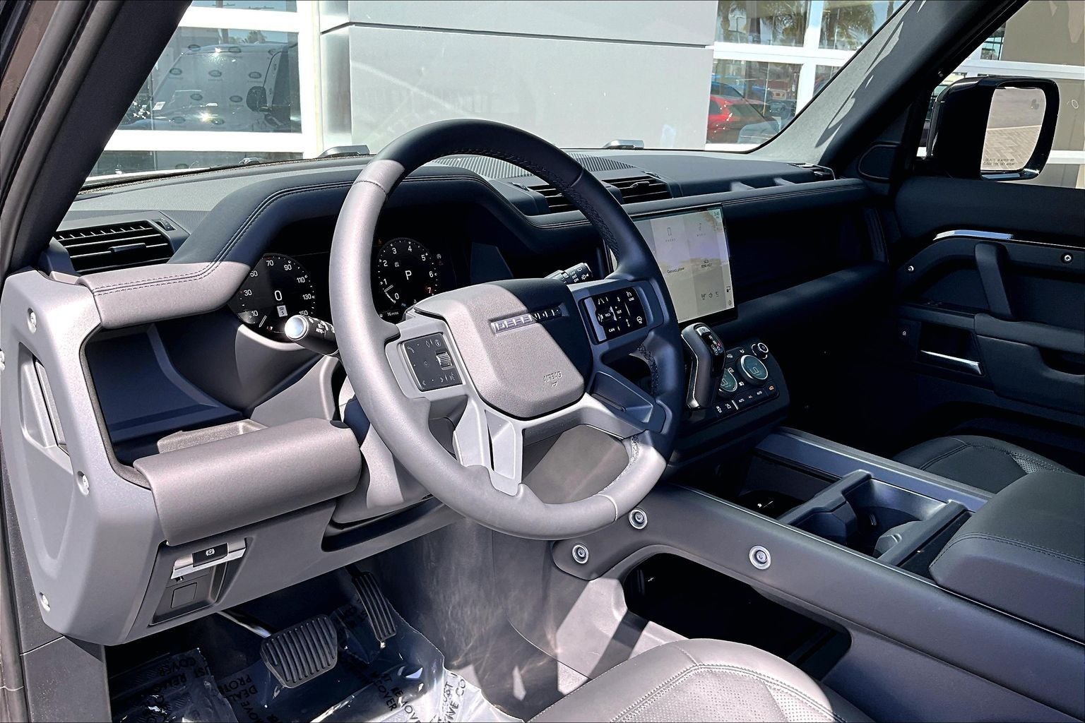 2025 Land Rover Defender 110 X-Dynamic SE