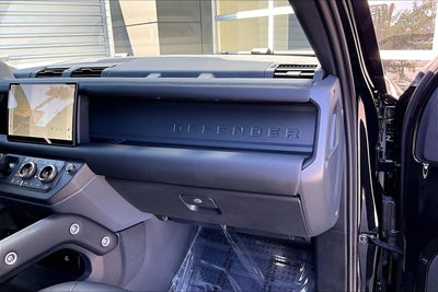 2025 Land Rover Defender 110 X-Dynamic SE
