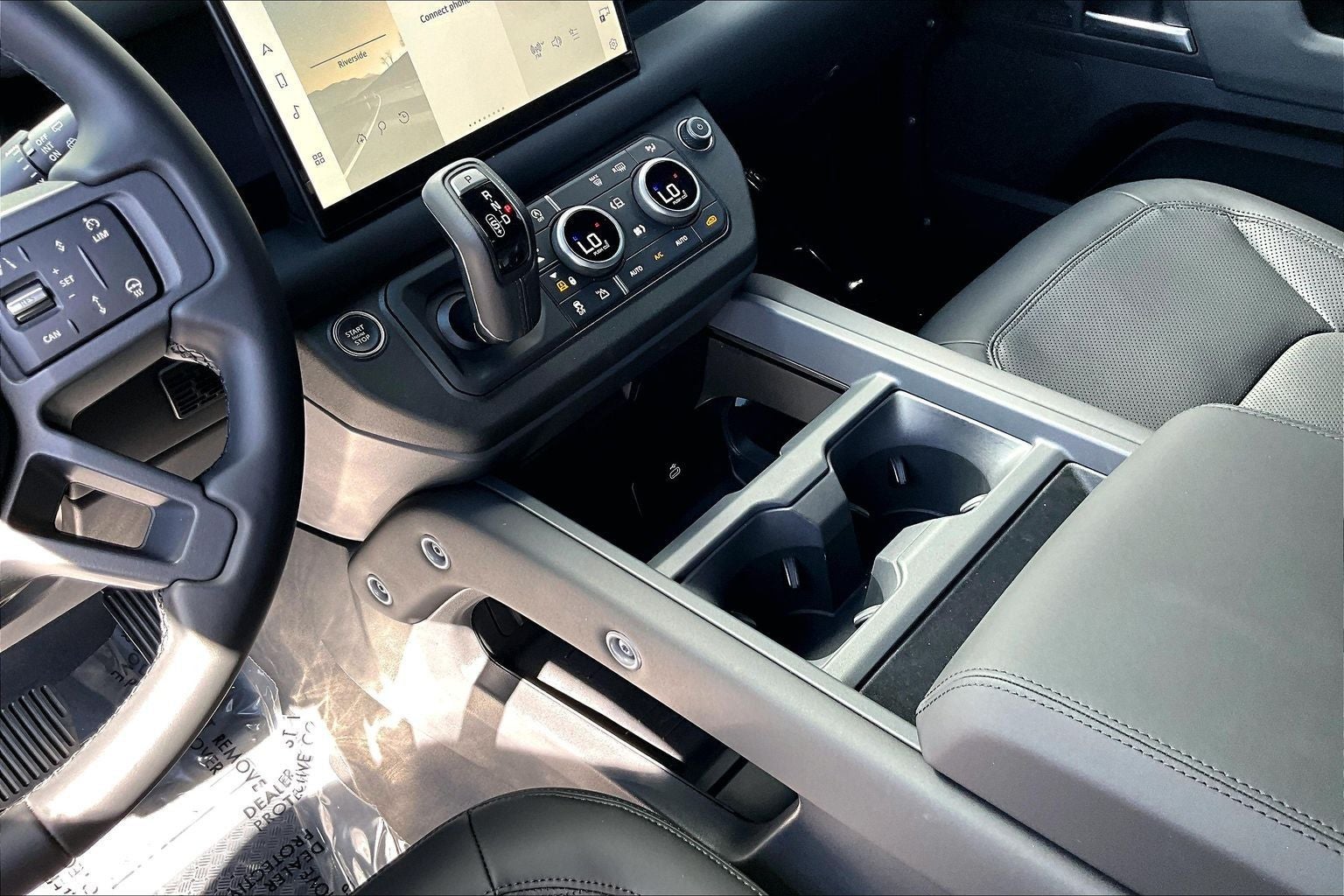2025 Land Rover Defender 110 X-Dynamic SE