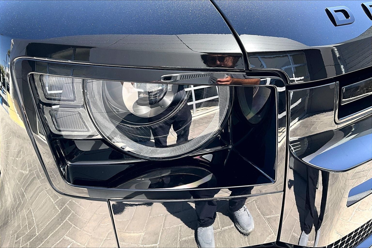 2025 Land Rover Defender 110 X-Dynamic SE