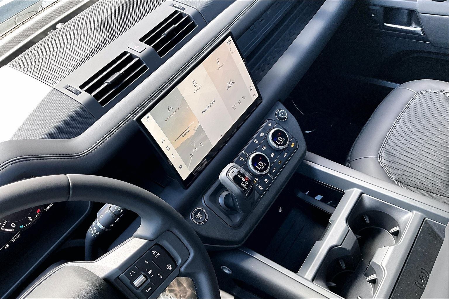 2025 Land Rover Defender 110 X-Dynamic SE