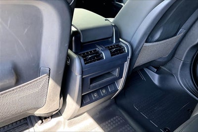 2025 Land Rover Defender 110 X-Dynamic SE
