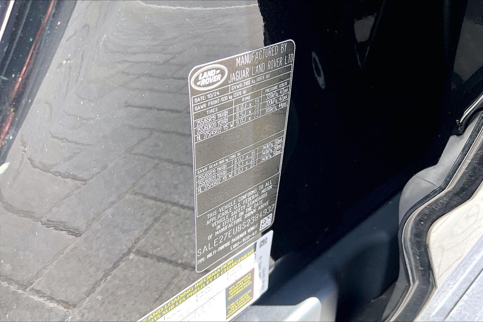 2025 Land Rover Defender 110 X-Dynamic SE