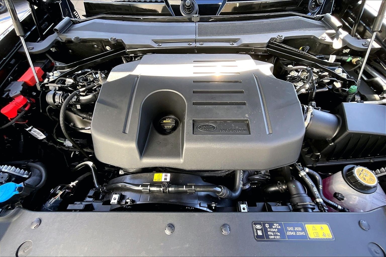 2026 Land Rover Defender 110 X-Dynamic SE