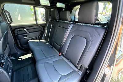 2026 Land Rover Defender 110 X-Dynamic SE