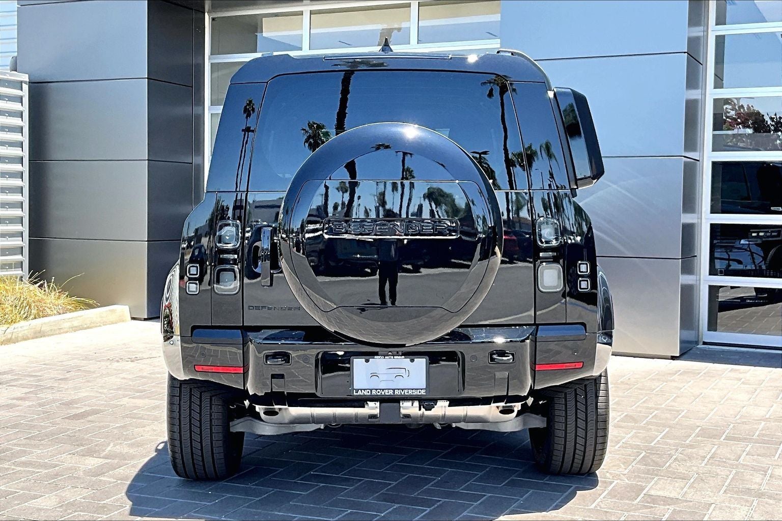 2026 Land Rover Defender 110 X-Dynamic SE