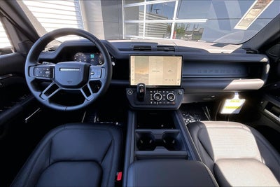 2026 Land Rover Defender 110 X-Dynamic SE