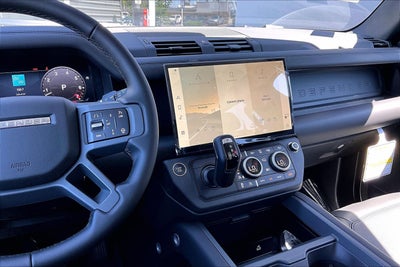 2026 Land Rover Defender 110 X-Dynamic SE