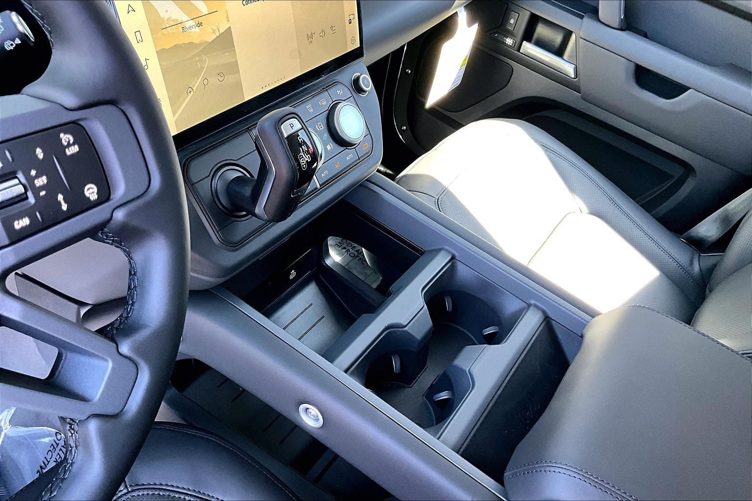 2026 Land Rover Defender 110 X-Dynamic SE