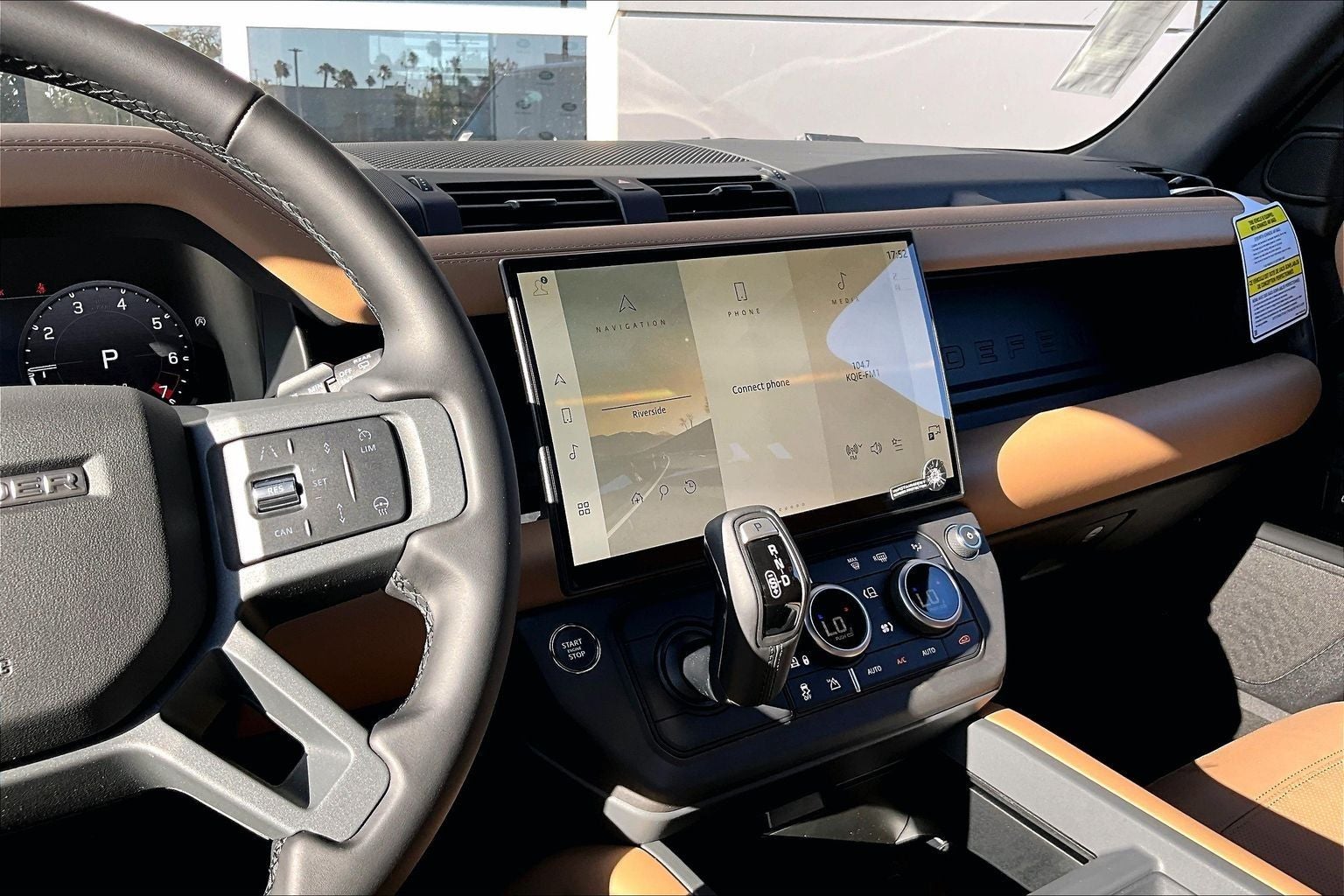 2026 Land Rover Defender 110 X-Dynamic SE