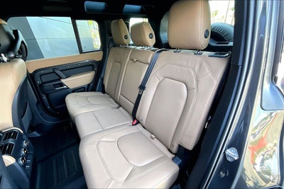 2026 Land Rover Defender 110 X-Dynamic SE