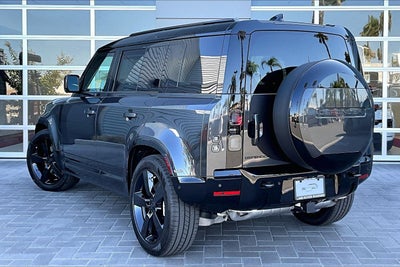 2026 Land Rover Defender 110 X-Dynamic SE