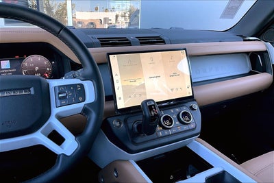 2026 Land Rover Defender 110 X-Dynamic SE