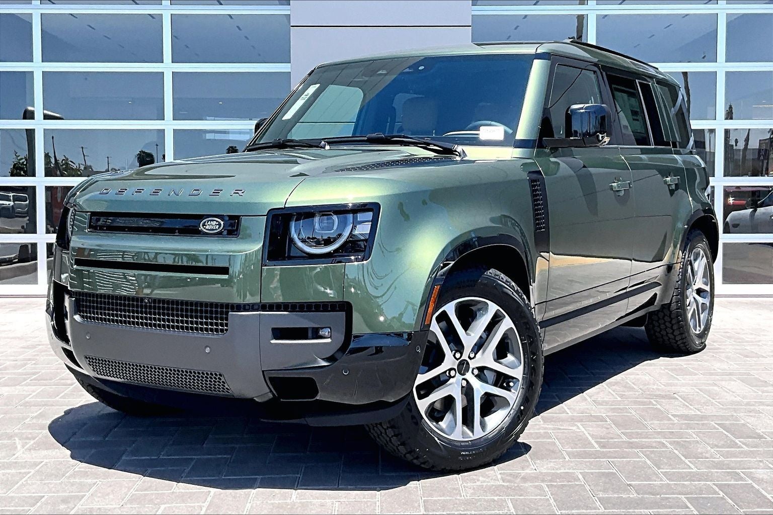 2026 Land Rover Defender 110 X-Dynamic SE