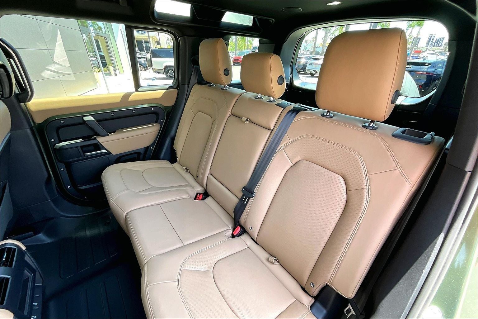2026 Land Rover Defender 110 X-Dynamic SE