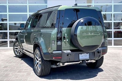 2026 Land Rover Defender 110 X-Dynamic SE