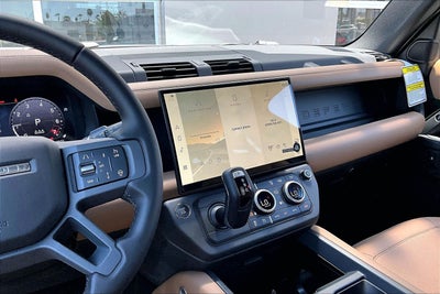 2026 Land Rover Defender 110 X-Dynamic SE