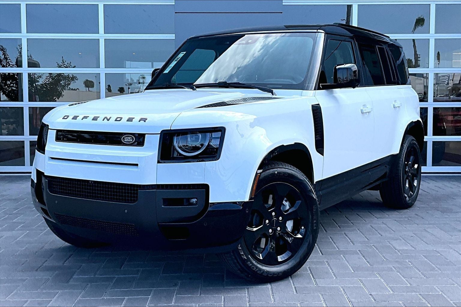 2026 Land Rover Defender 110 X-Dynamic SE