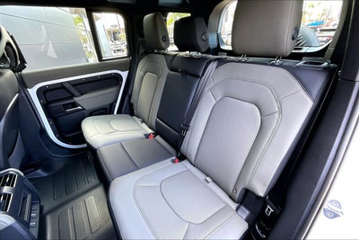 2026 Land Rover Defender 110 X-Dynamic SE