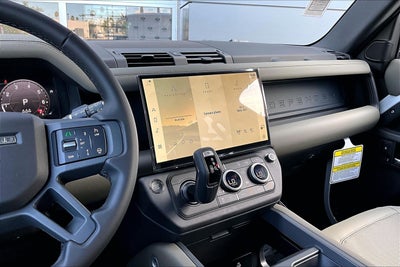 2026 Land Rover Defender 110 X-Dynamic SE