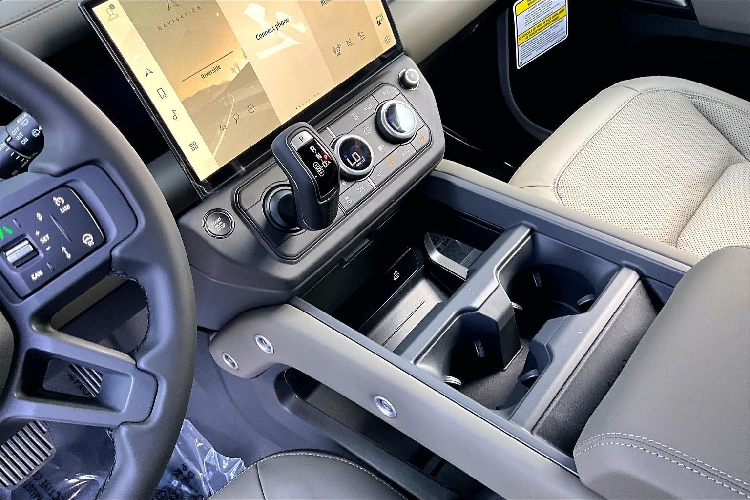 2026 Land Rover Defender 110 X-Dynamic SE