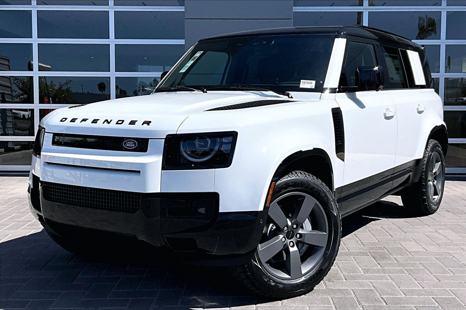 2026 Land Rover Defender 110 X-Dynamic SE