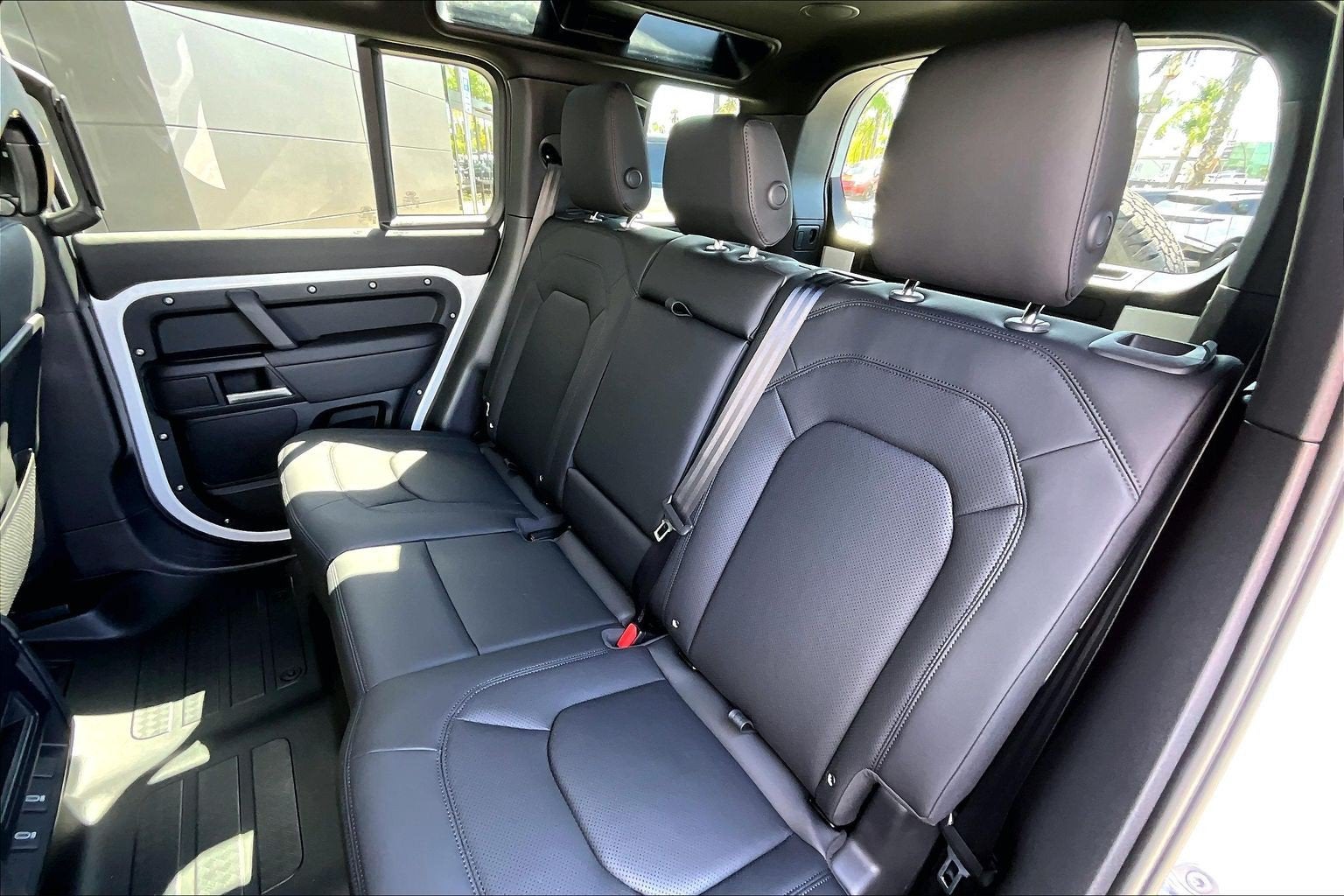 2026 Land Rover Defender 110 X-Dynamic SE