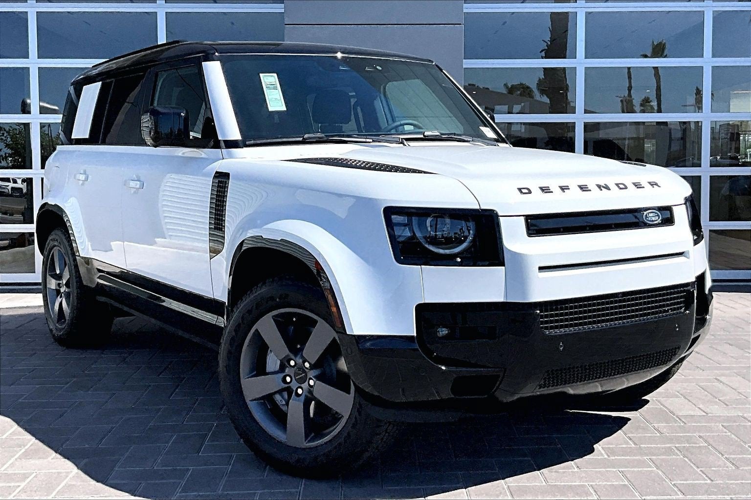 2026 Land Rover Defender 110 X-Dynamic SE