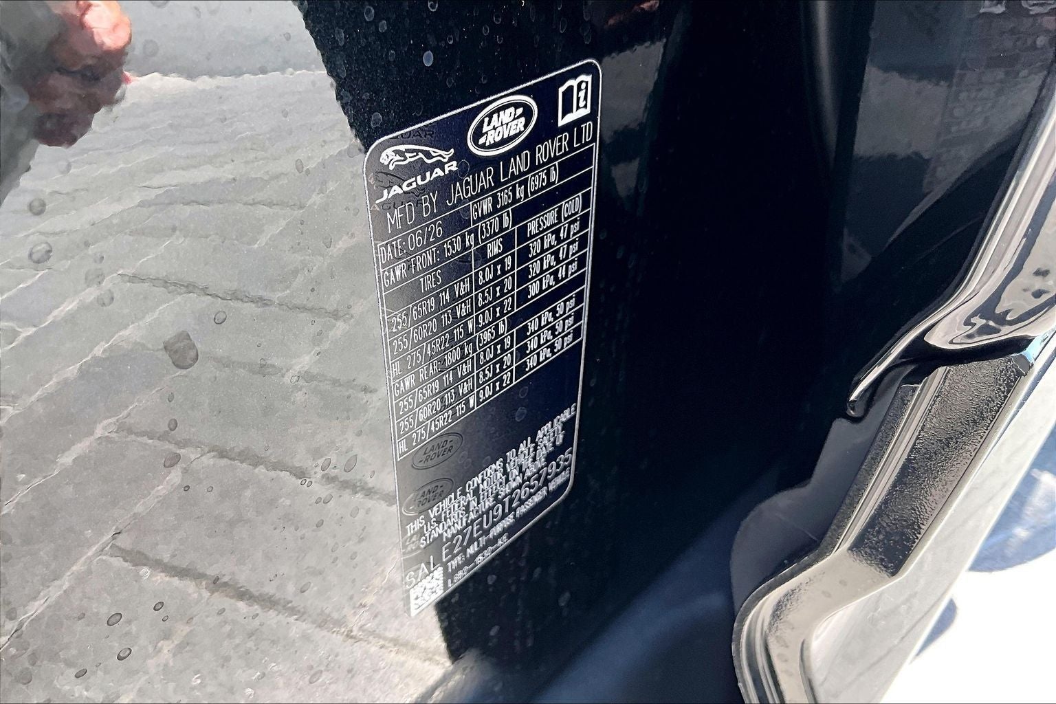 2026 Land Rover Defender 110 X-Dynamic SE