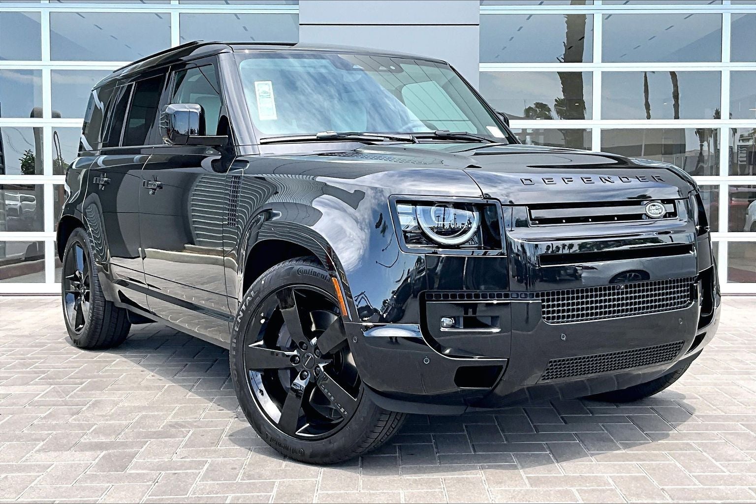 2026 Land Rover Defender 110 X-Dynamic SE