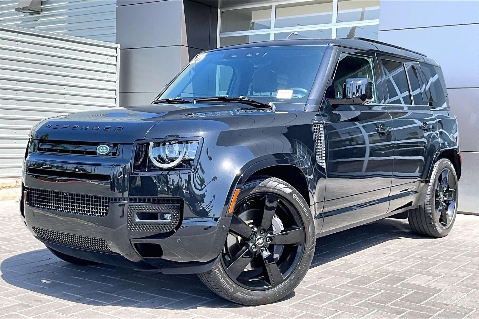 2025 Land Rover Defender 110 X-Dynamic SE