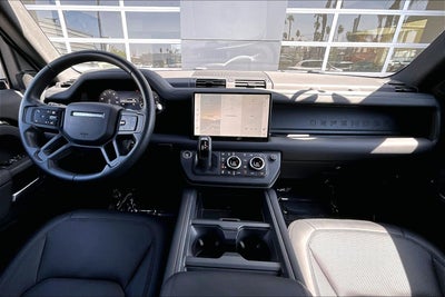 2025 Land Rover Defender 110 X-Dynamic SE