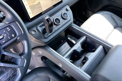 2025 Land Rover Defender 110 X-Dynamic SE
