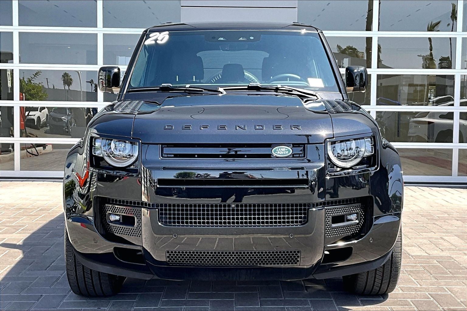 2025 Land Rover Defender 110 X-Dynamic SE