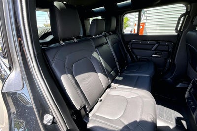 2025 Land Rover Defender 110 X-Dynamic SE