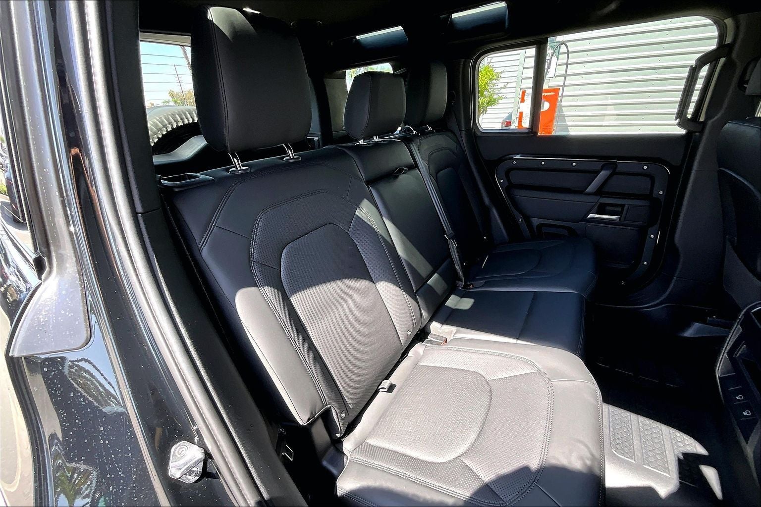 2025 Land Rover Defender 110 X-Dynamic SE