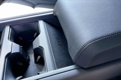 2025 Land Rover Defender 110 X-Dynamic SE