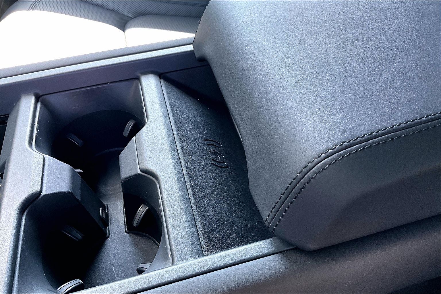 2025 Land Rover Defender 110 X-Dynamic SE