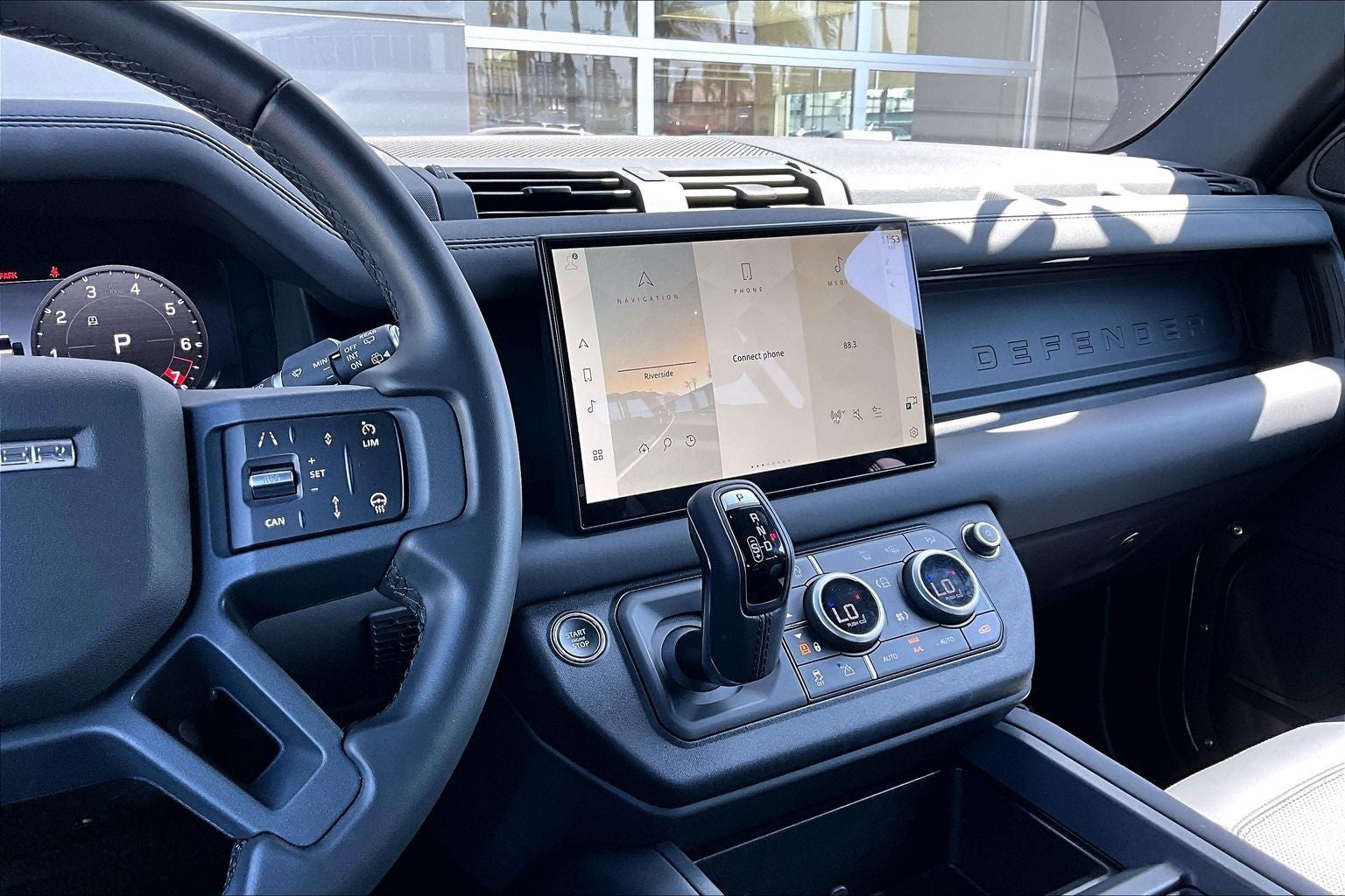2025 Land Rover Defender 110 X-Dynamic SE