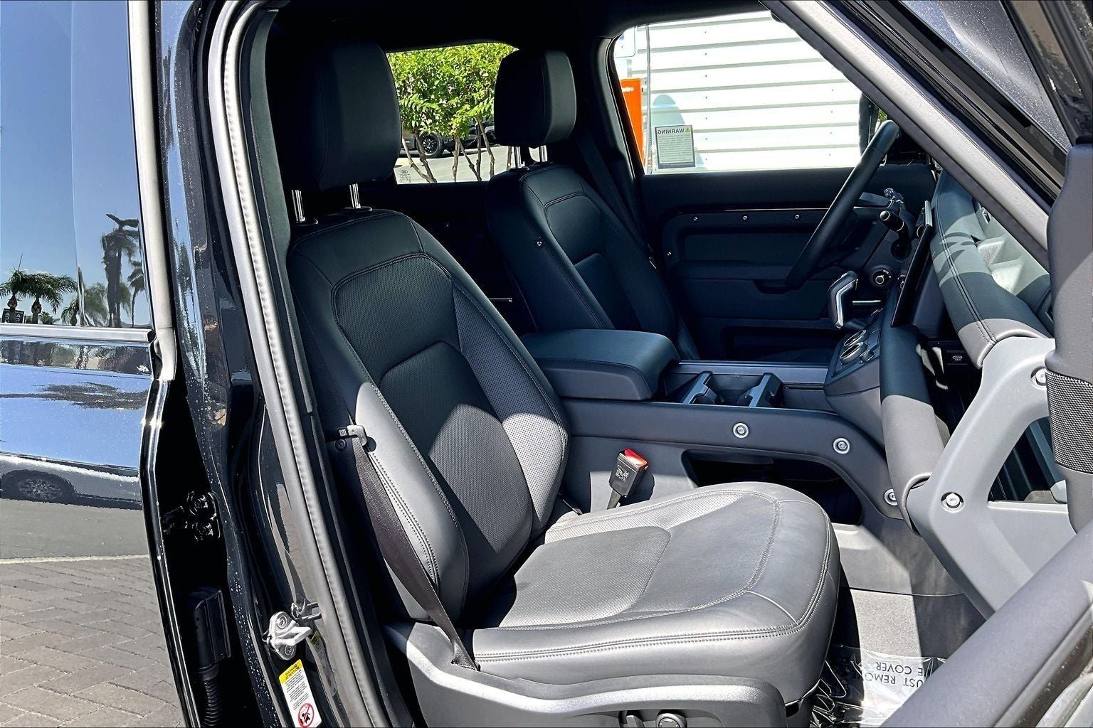2025 Land Rover Defender 110 X-Dynamic SE